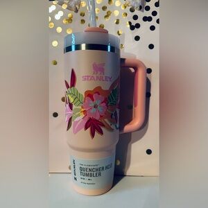 Stanley flowstate Tumblr Mother’s Day edition,  30 oz pink with flowers